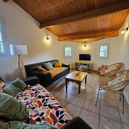 Maison 4 Ch*l'aiguillon S/ Holiday home